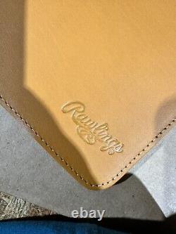 Heart of the Hide Padfolio (Tan), 9.75 X 12 New Without tags