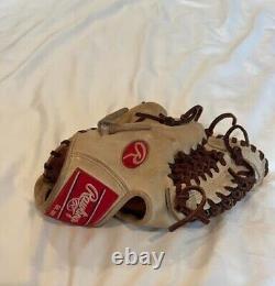 Lefthanded Rawlings 11.75-inch modified trapeze Heart of the Hide glove