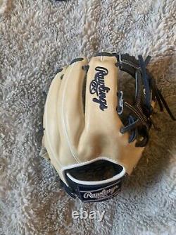 Rawlings Heart Of The Hide 11.5 Inch Pror204-2cnw Glove. Barely Used