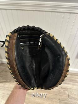Rawlings Heart of The Hide 33 Inch Catchers Mitt. (Barely Used) Great Condition