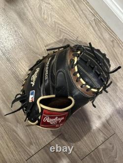 Rawlings Heart of The Hide 33 Inch Catchers Mitt. (Barely Used) Great Condition