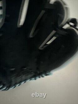 Rawlings Heart of the Hide 11.5 RHT Toronto Blue Jays Logo Baseball Glove RHT