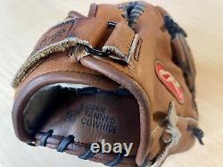 Rawlings Heart of the Hide 13.5 Inch softball series glove. Great Condition