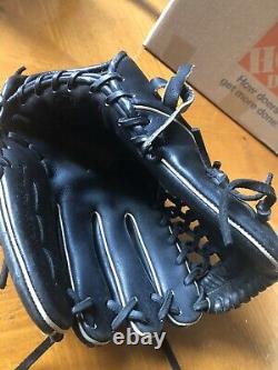 Rawlings Heart of the Hide Baseball Glove 11 1/2 Inch. Pro204-4BB