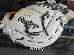 Rawlings Heart of the Hide, left handed softball, first basemans glove