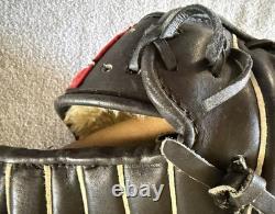 Rawlings PRO12TCB Heart of the Hide Horween 12 Trapeze Baseball Glove RHT Black