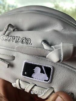 Rawlings heart of the hide 11.75 Profl12-6 Baseball Glove