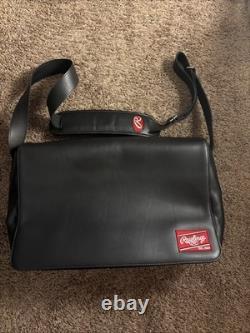 Rawlings heart of the hide Messenger Bag Collectible Amazing Condition