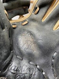 Rawlings pro204-2bcc Heart of the Hide 11 1/2 Inch Broken In Great Condition