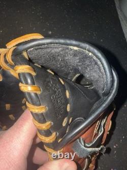 Used Rawlings heart of the hide 1st Base Mit
