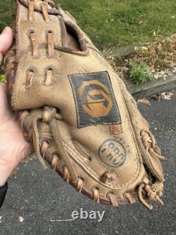 Vintage Rawlings Heart Of The Hide Made In USA Baseball Catchers mitt