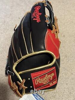 Yoan Moncada Autographed Rawlings Heart Of The Hide Glove Beckett Authenticated