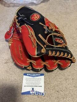 Yoan Moncada Autographed Rawlings Heart Of The Hide Glove Beckett Authenticated