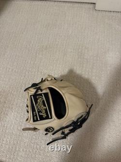 (brand new never used) 11 3/4, Pro Grade, R2G, Heart of the hide pitchers glove